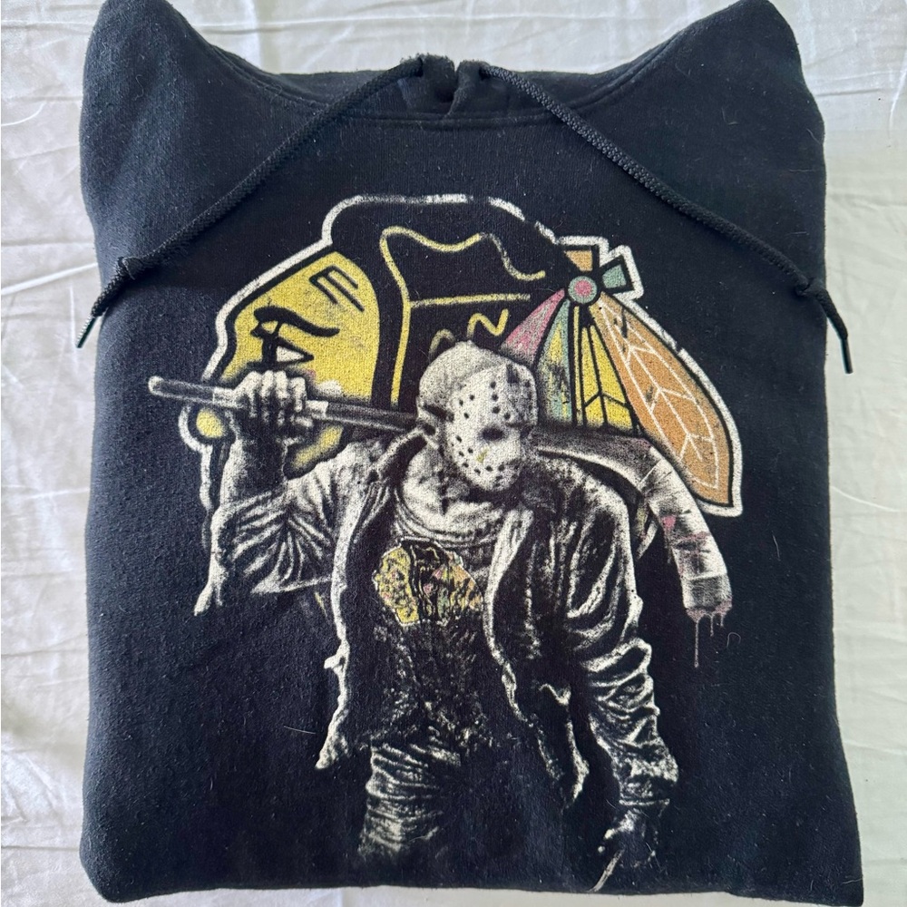 Men's Blackhawks black pullover hoodie size XL used 50% cotton 50% polyester